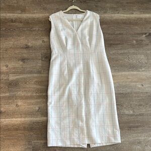 Hugo Boss Size 12 blue red white large plaid print v neck front slit pockets